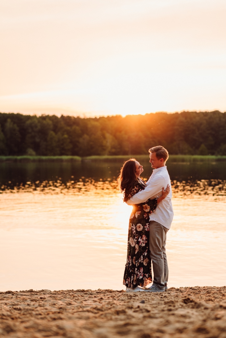 sesja narzeczenska o zachodzie slonca kielce (24)