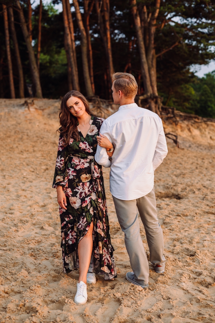 sesja narzeczenska o zachodzie slonca kielce (26)