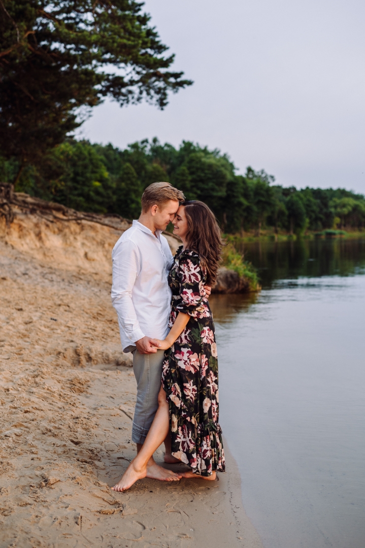 sesja narzeczenska o zachodzie slonca kielce (33)