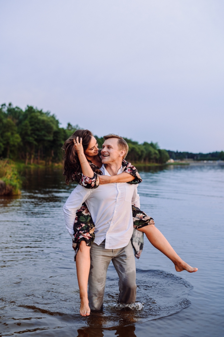 sesja narzeczenska o zachodzie slonca kielce (40)