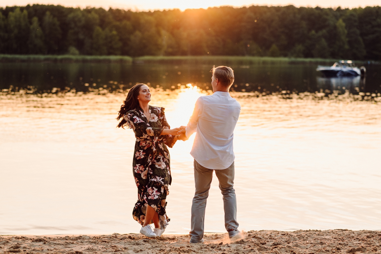 sesja narzeczenska o zachodzie slonca kielce (23)